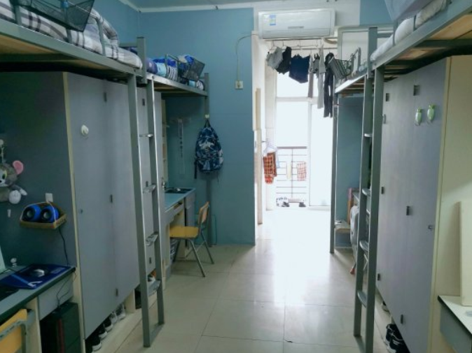 湖北工程学院宿舍条件怎么样,有空调和独立卫生间吗?(附宿舍图片)